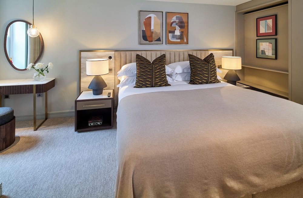 Cheval Phoenix House 14