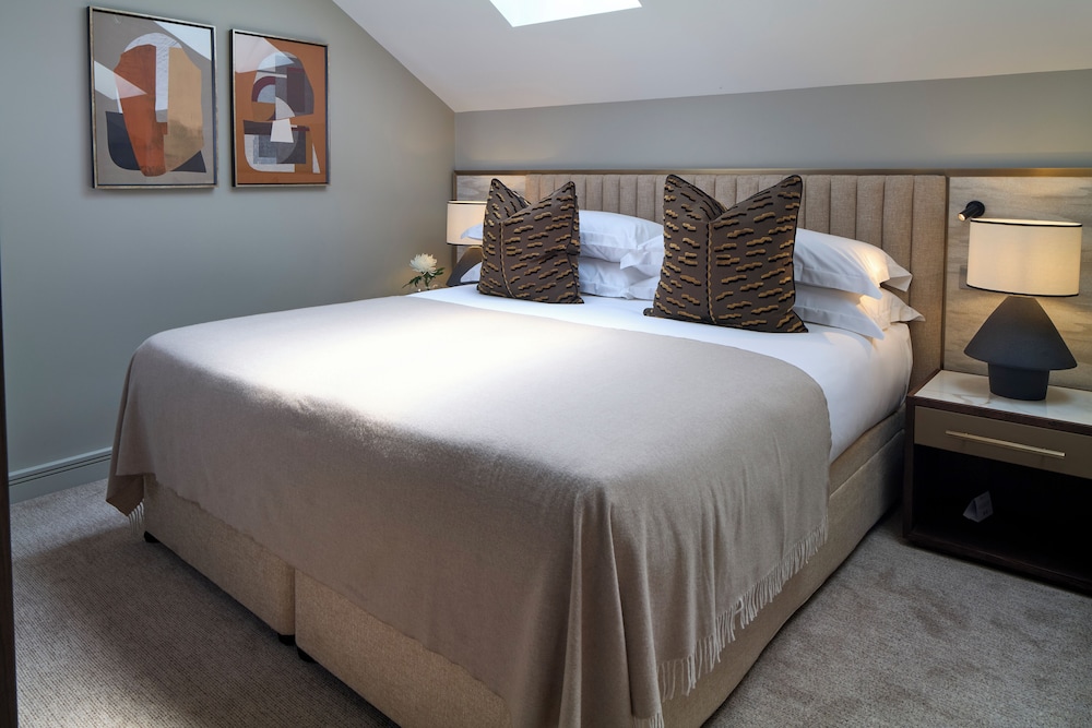 Cheval Phoenix House 11