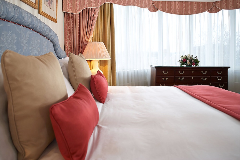 Cheval Thorney Court 2