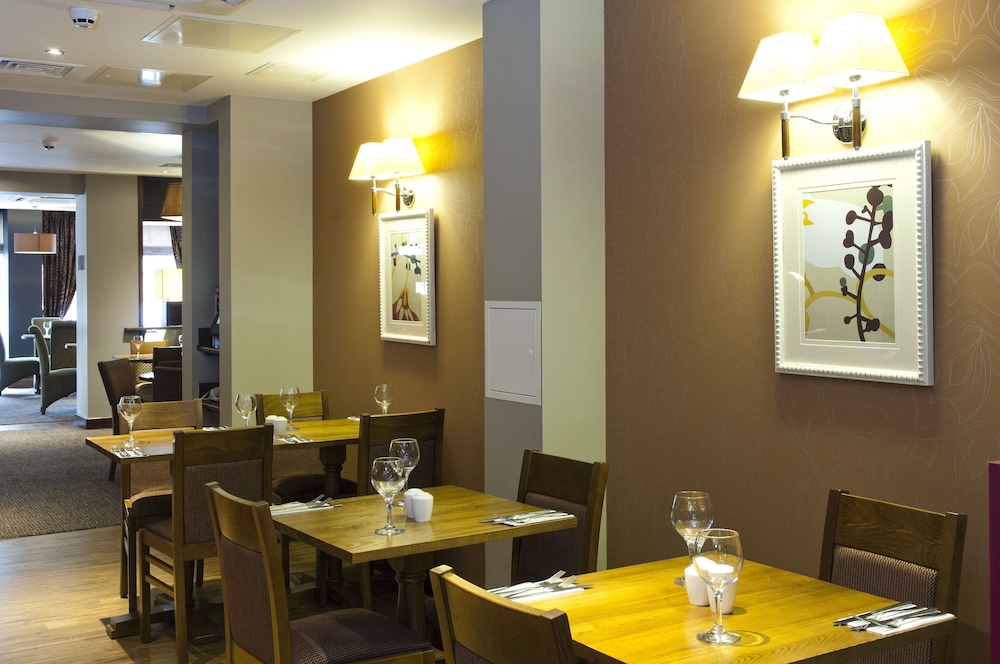 Premier Inn London Ealing 23