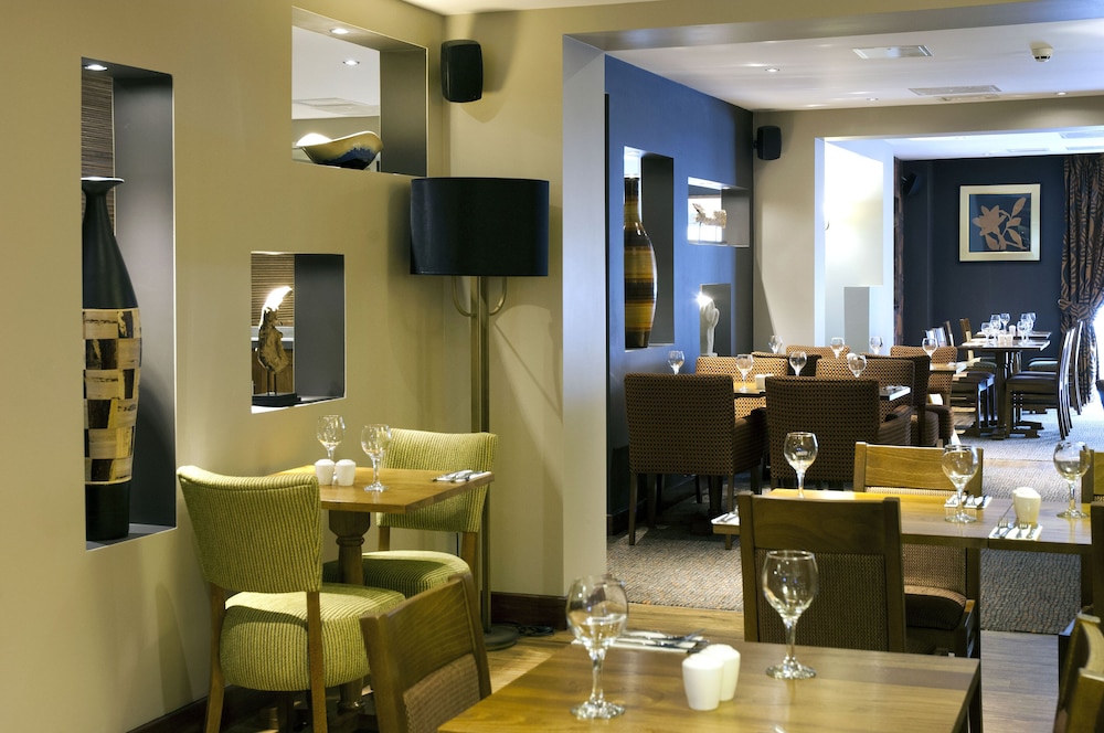 Premier Inn London Ealing 20