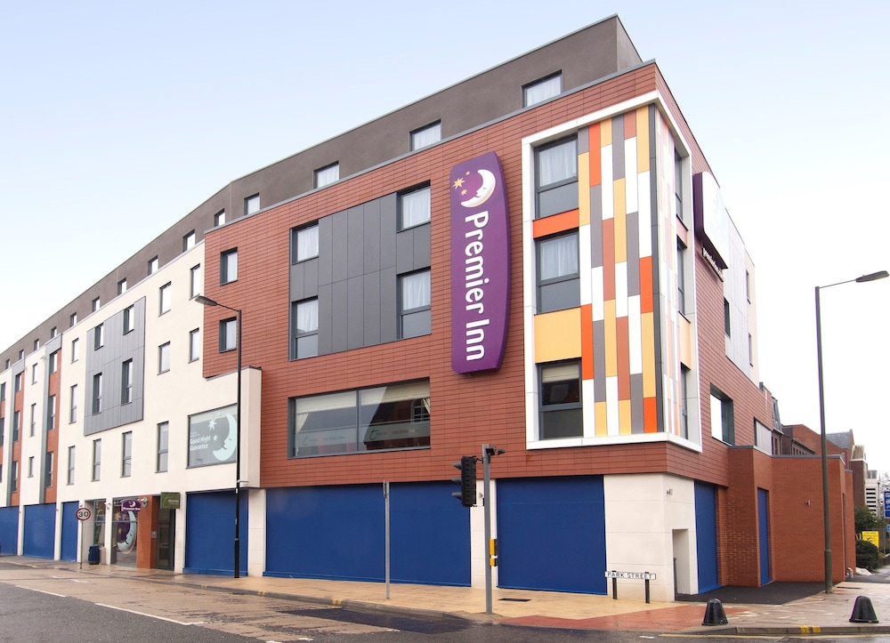 Premier Inn Camberley Hotel 1