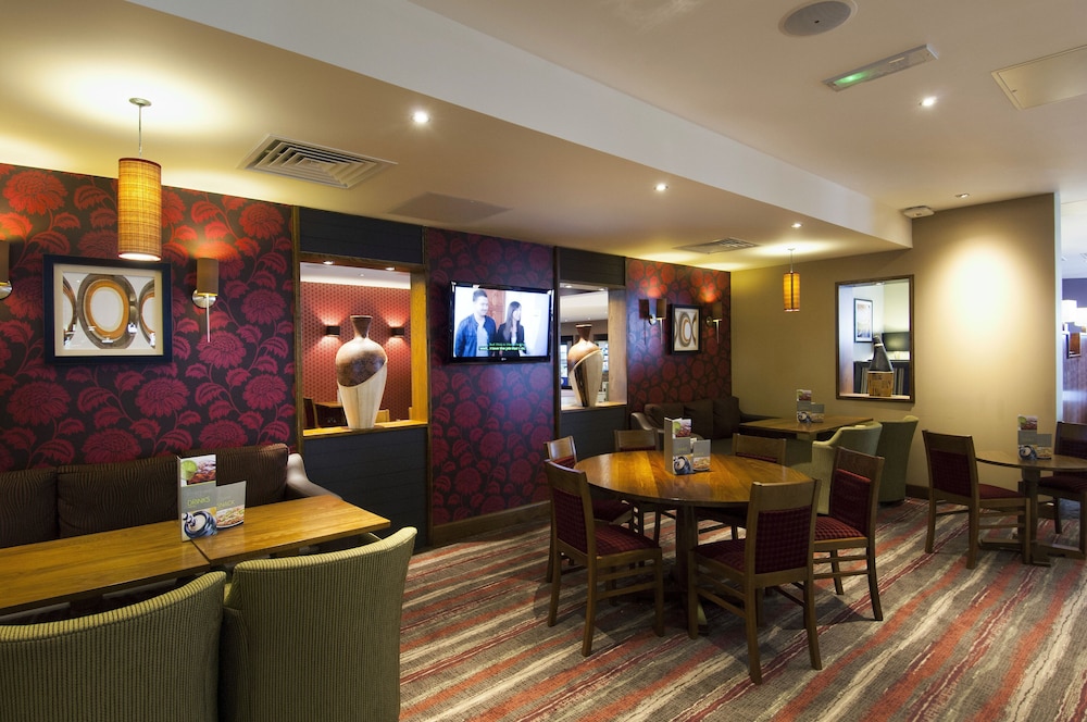 Premier Inn London Stansted Airport 23