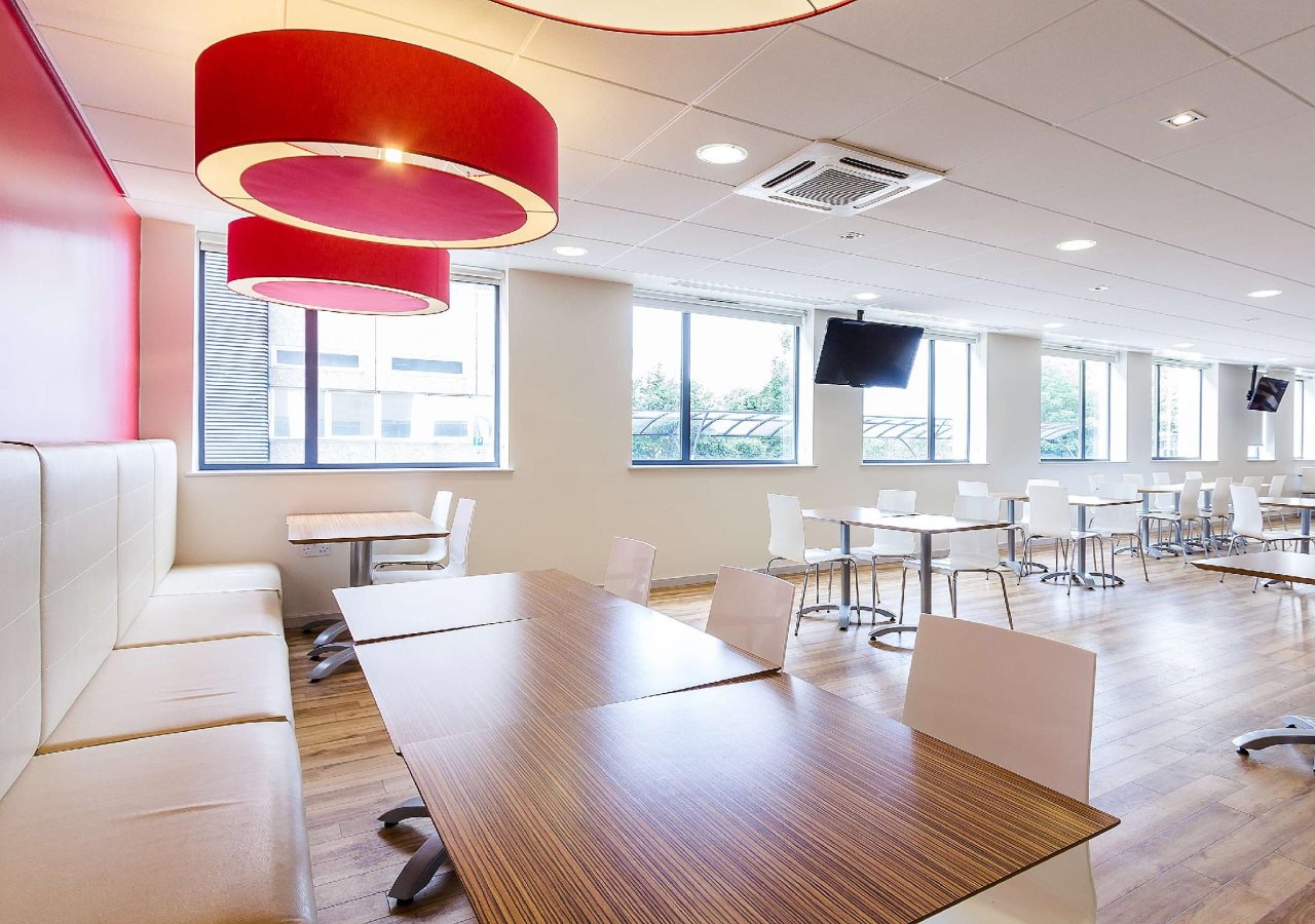 Travelodge Woking Central 11