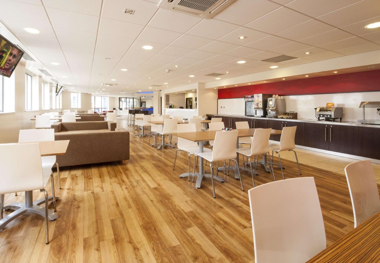 Travelodge Woking Central 15