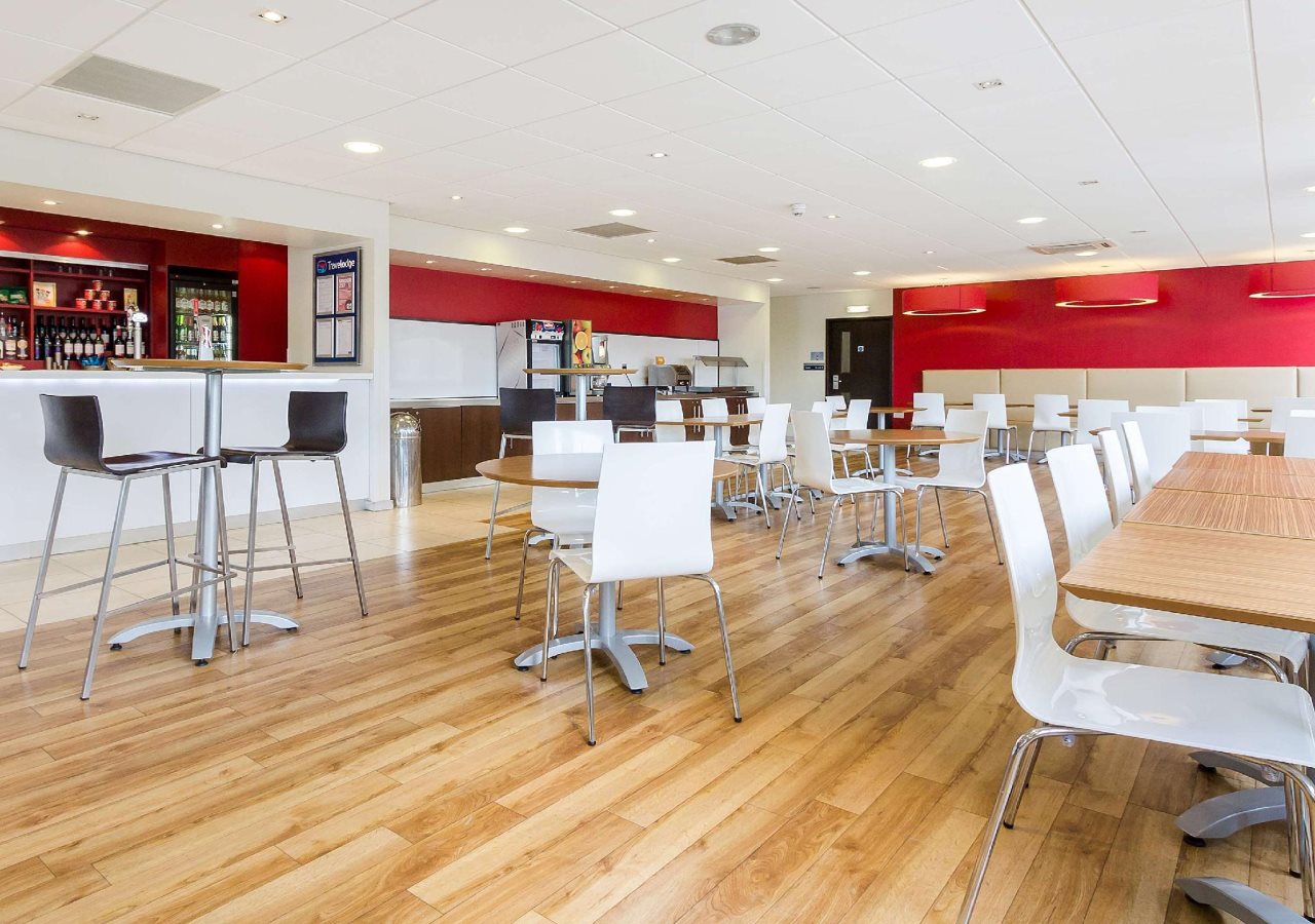 Travelodge Woking Central 17