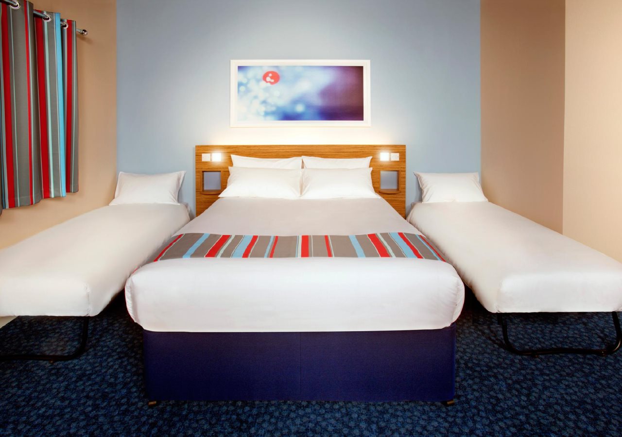 Travelodge Woking Central 20