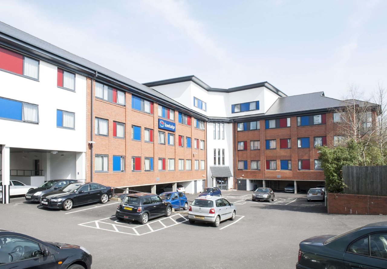 Travelodge Woking Central 5