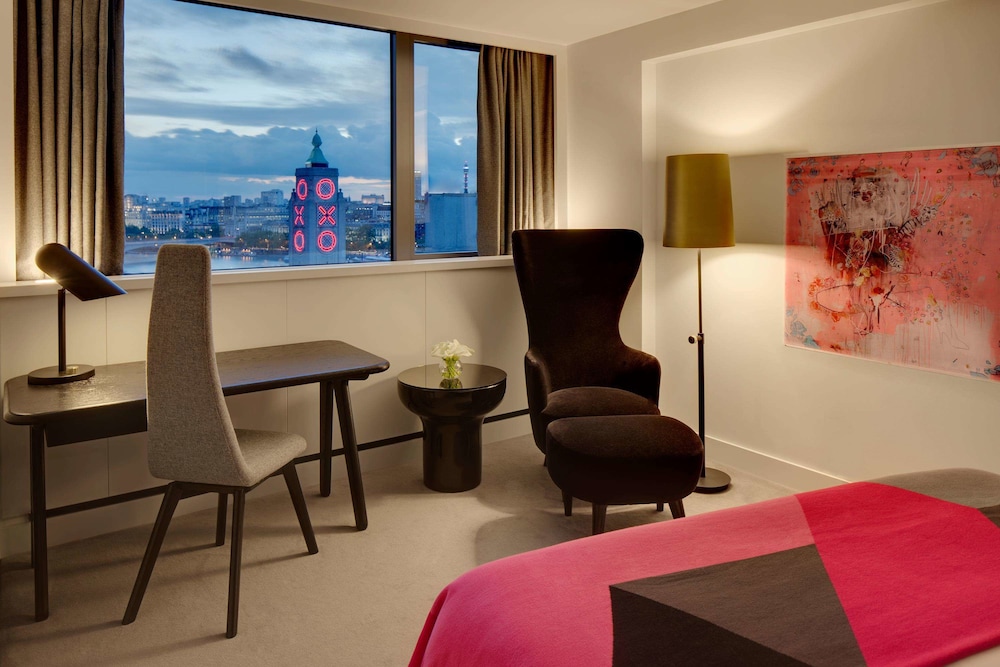 Sea Containers London 13