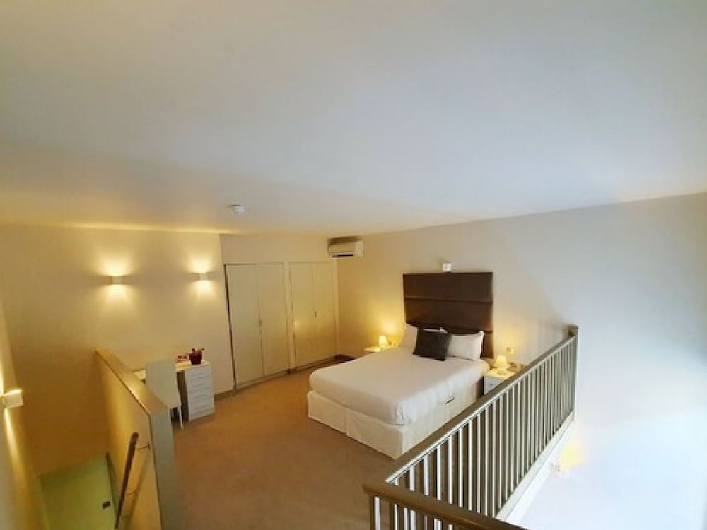 Arch Hotel 10