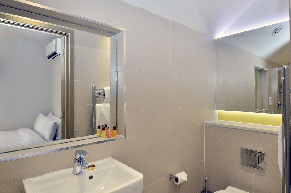 Arch Hotel 20
