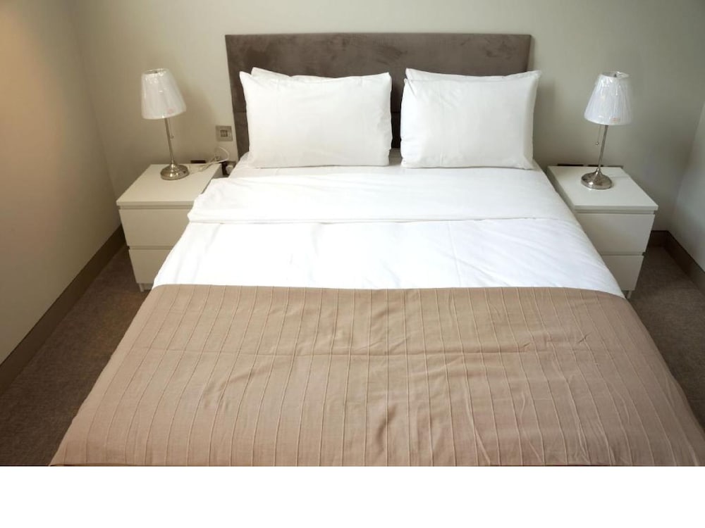 Arch Hotel 13