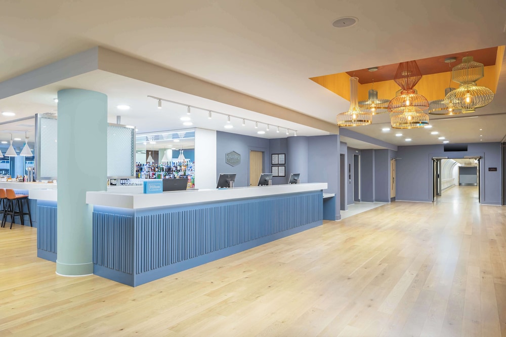 Hampton by Hilton London Gatwick Airport 3
