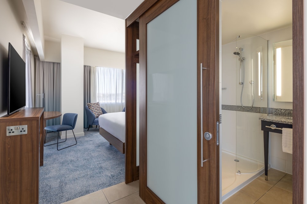 Hampton by Hilton London Gatwick Airport 24