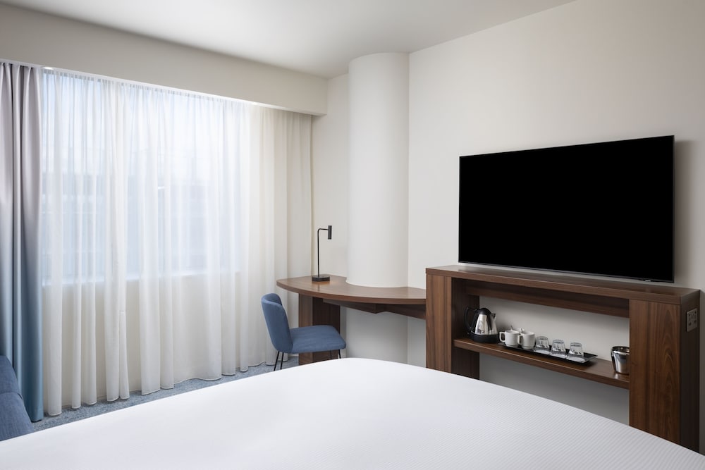Hampton by Hilton London Gatwick Airport 6