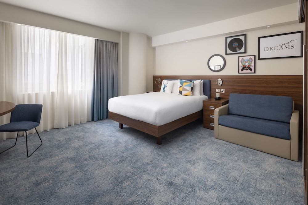 Hampton by Hilton London Gatwick Airport 17