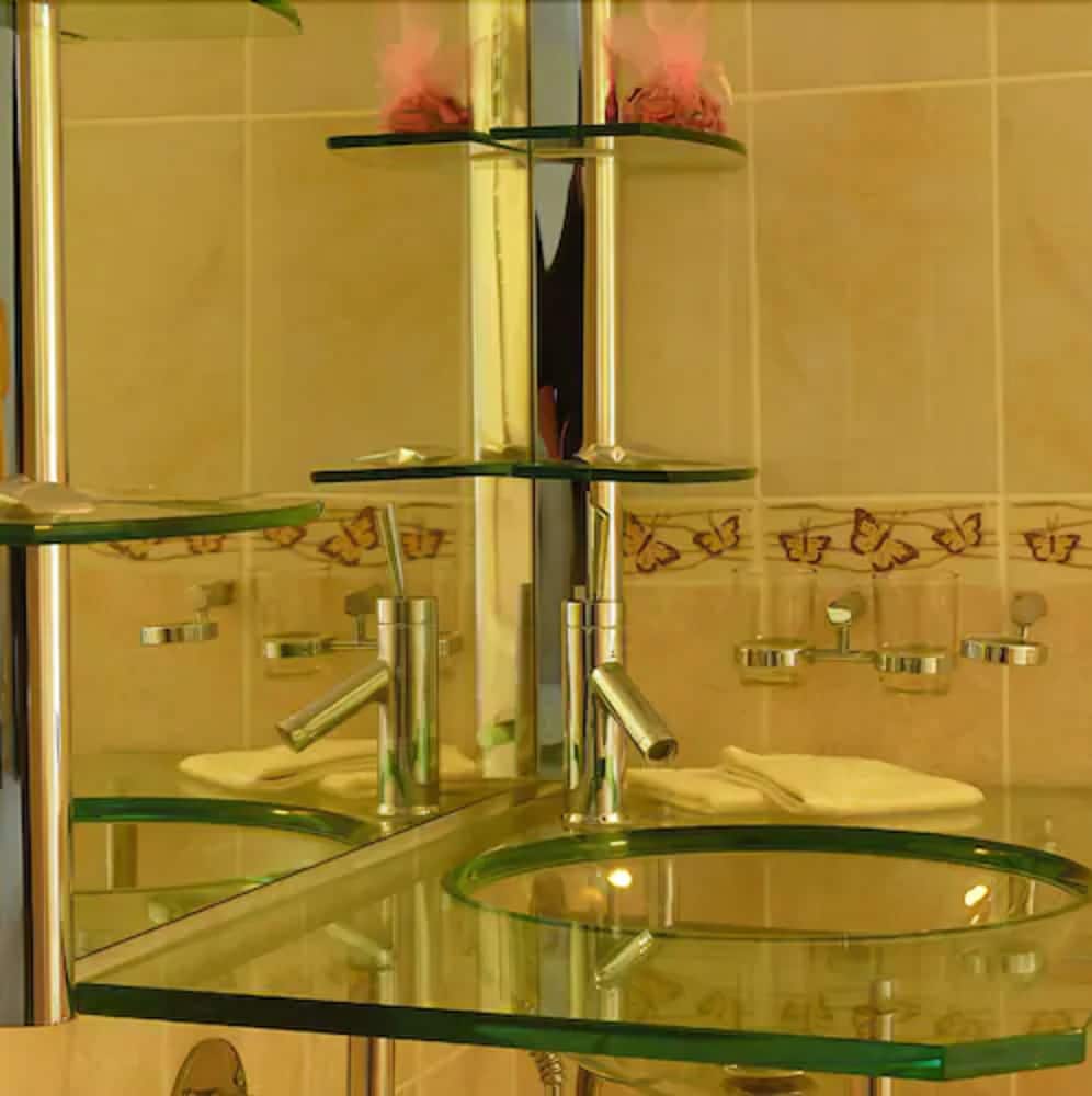 DeSalis Hotel Stansted 18