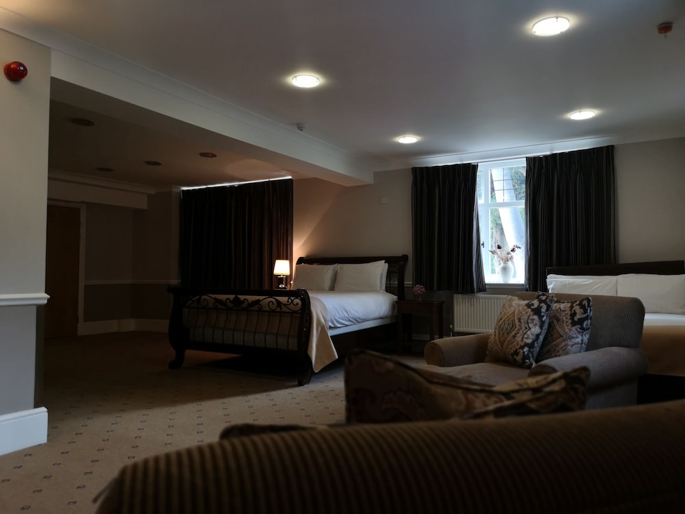 Tudor Lodge 6