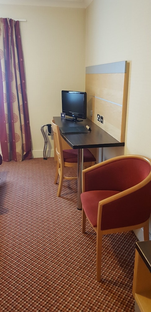 Tudor Lodge 22