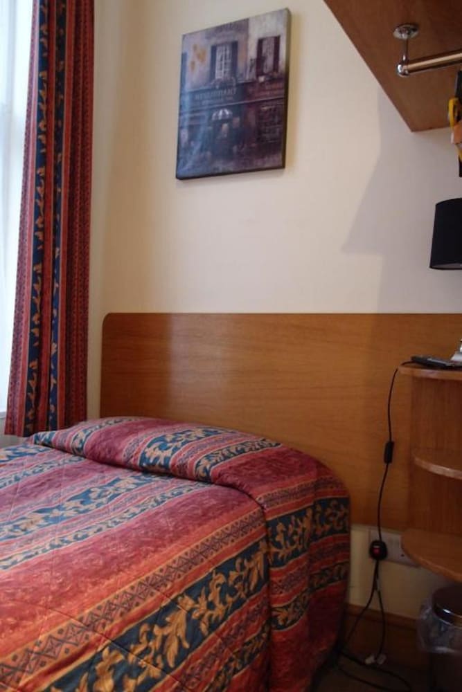Hotel 65 13