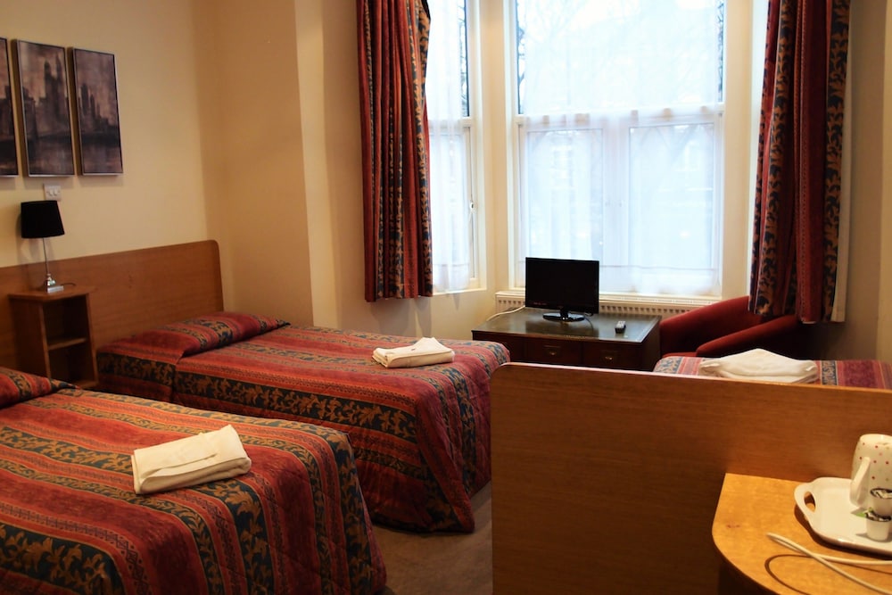 Hotel 65 3