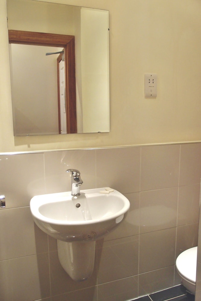 Hotel 65 22