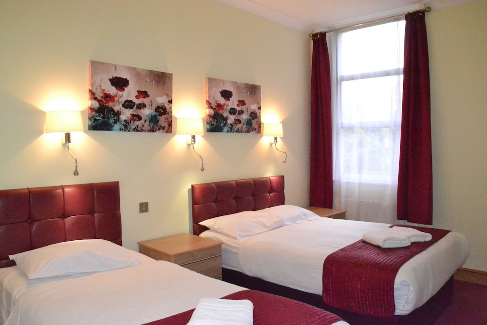 Hotel 65 11