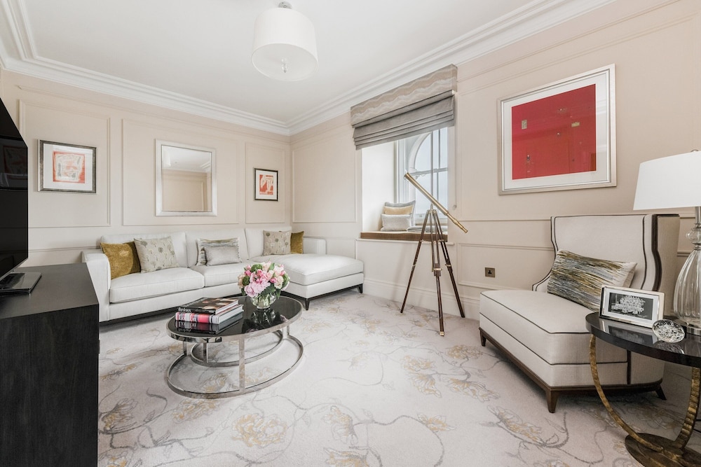 The Langham London 19