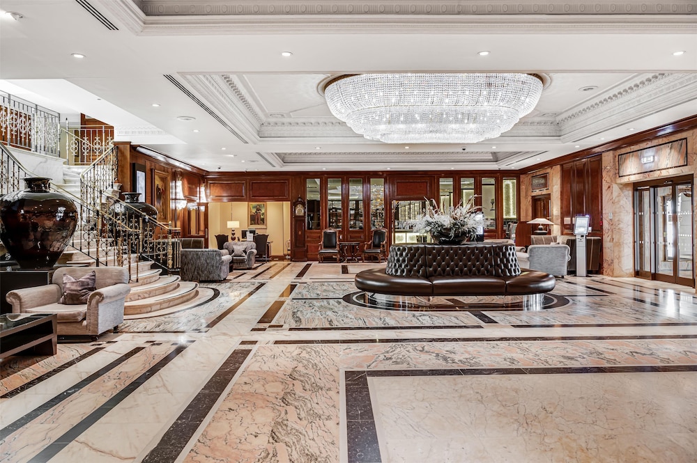 Radisson Blu Hotel, London Heathrow 2