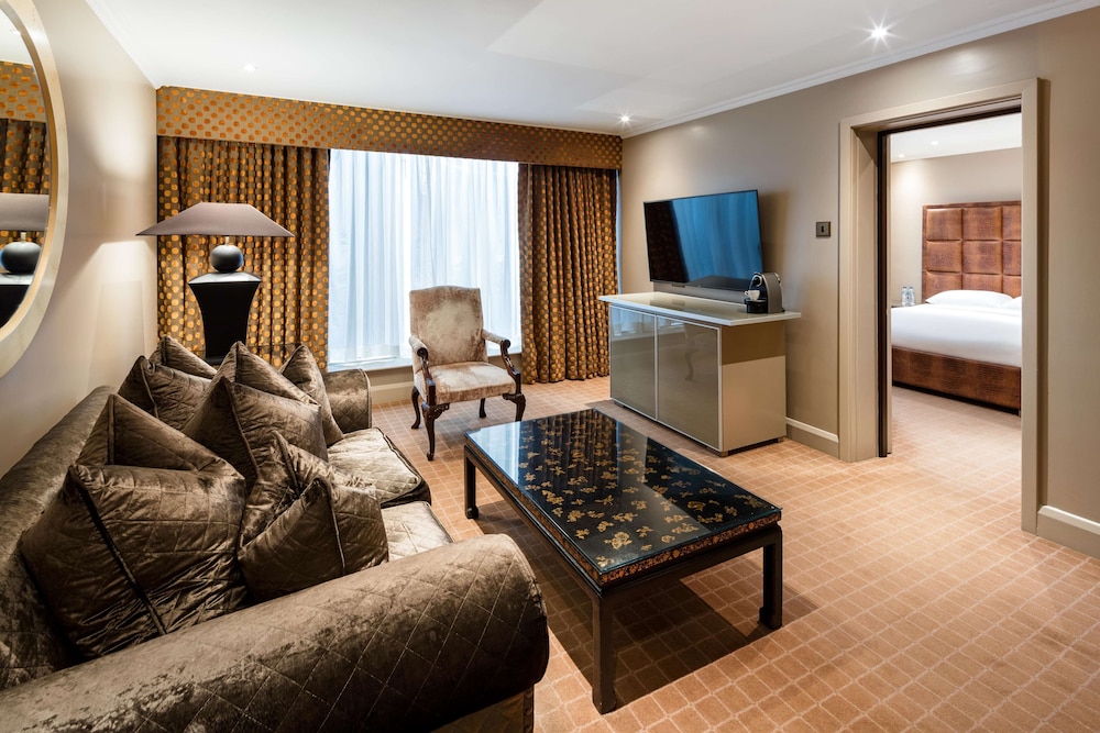 Radisson Blu Hotel, London Heathrow 12