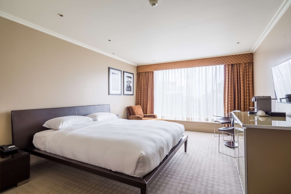 Radisson Blu Hotel, London Heathrow 8