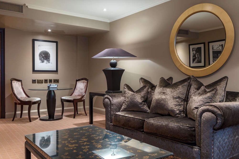 Radisson Blu Hotel, London Heathrow 10