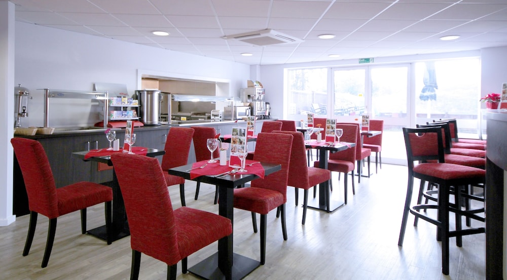 Ramada by Wyndham London Stansted Airport 19