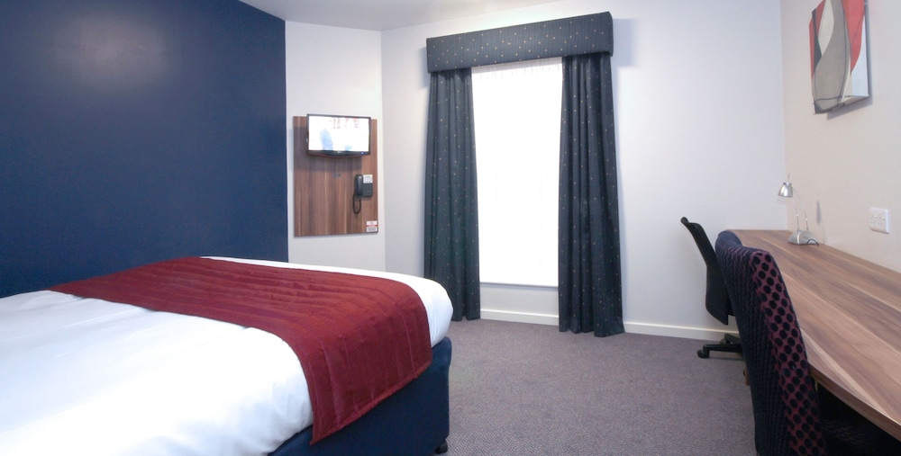 Ramada by Wyndham London Stansted Airport 8