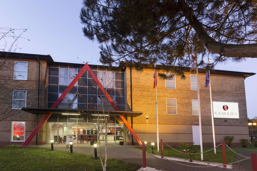 Ramada by Wyndham London Stansted Airport 1