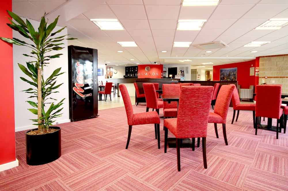 Ramada by Wyndham London Stansted Airport 2