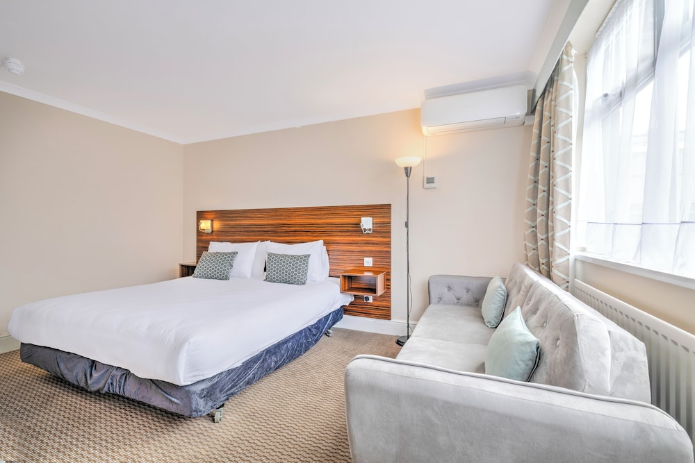 Palms Hotel & Retreat By Palette London Romford 16
