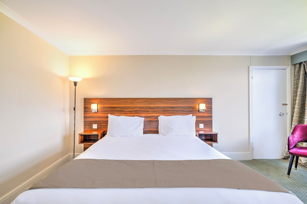 Palms Hotel & Retreat By Palette London Romford 4