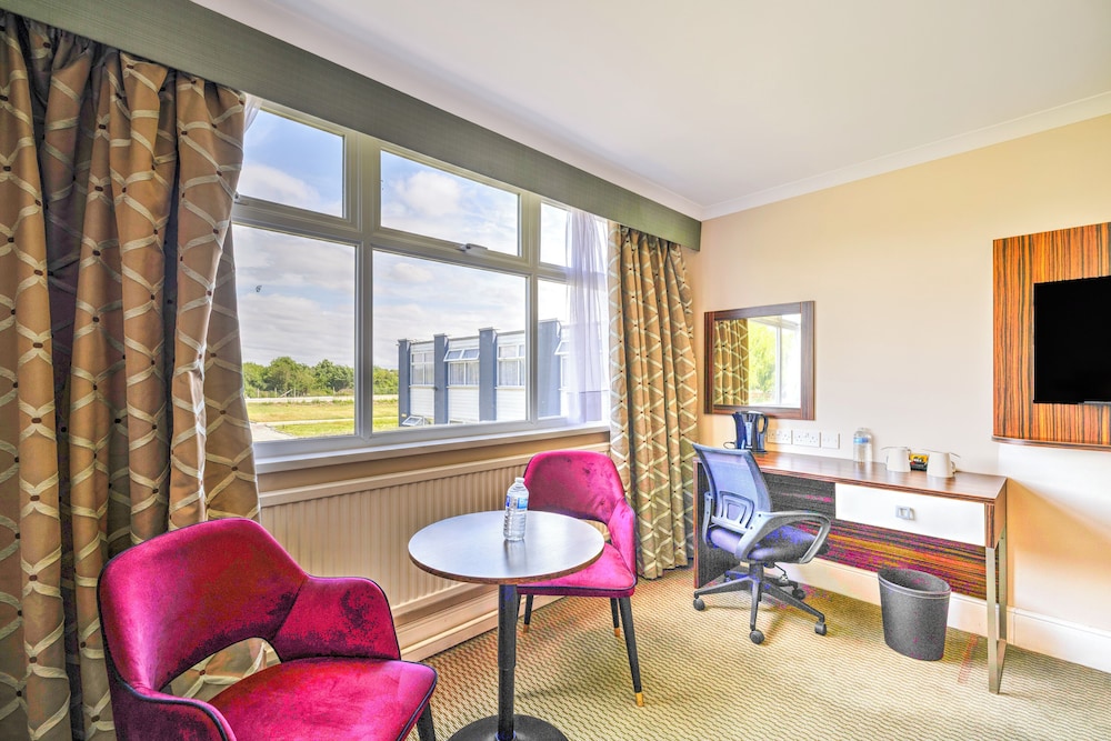 Palms Hotel & Retreat By Palette London Romford 18