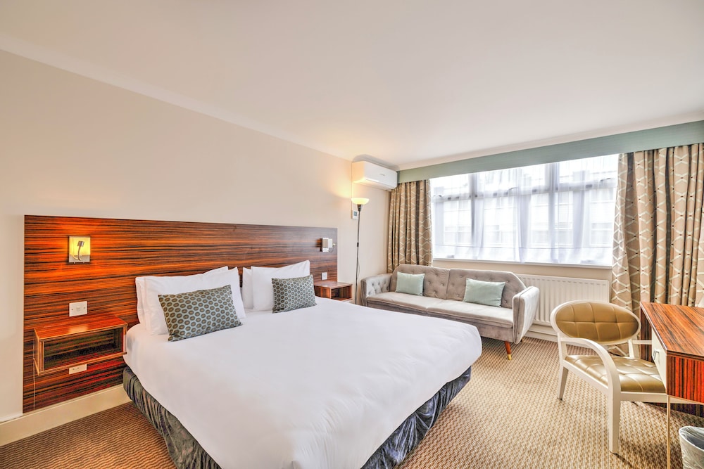 Palms Hotel & Retreat By Palette London Romford 13