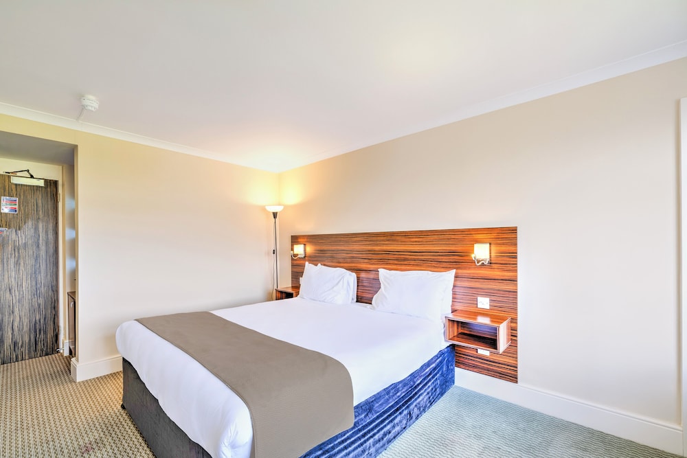 Palms Hotel & Retreat By Palette London Romford 17