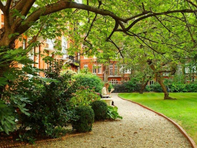 The Chelsea Townhouse 11