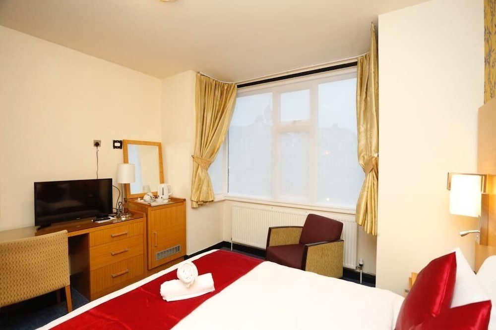 Acorn Lodge Gatwick 6