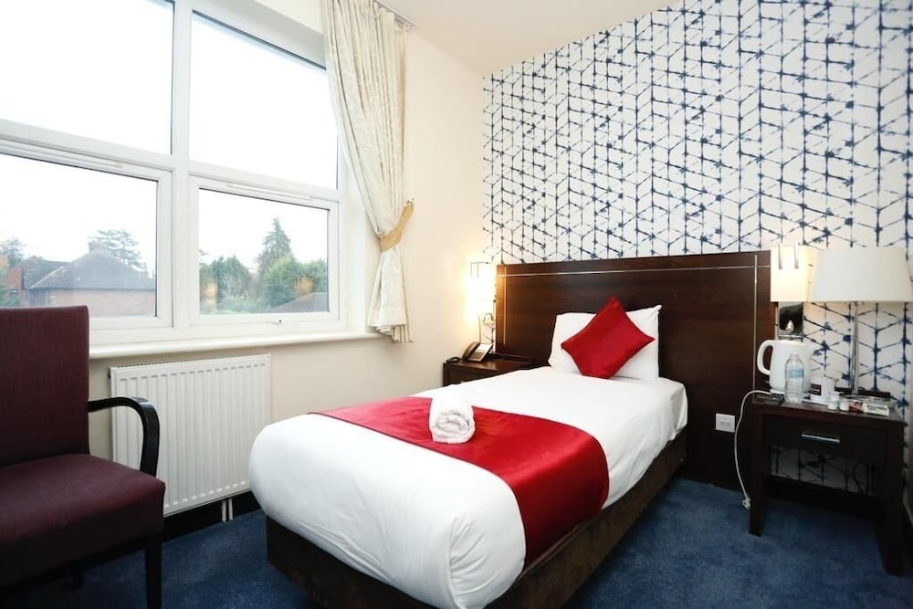 Acorn Lodge Gatwick 22