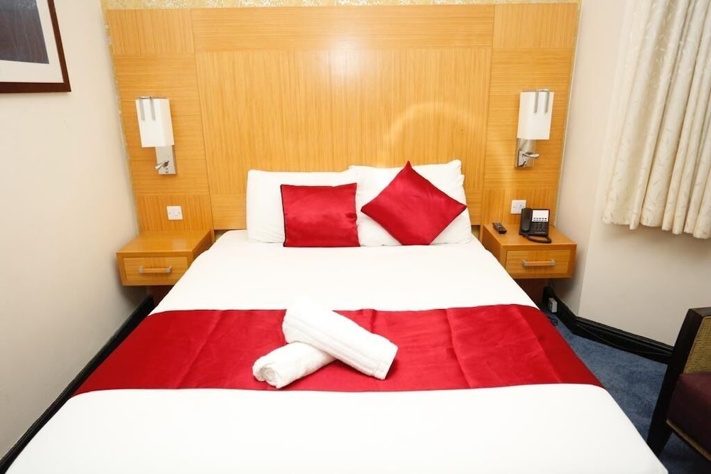 Acorn Lodge Gatwick 10