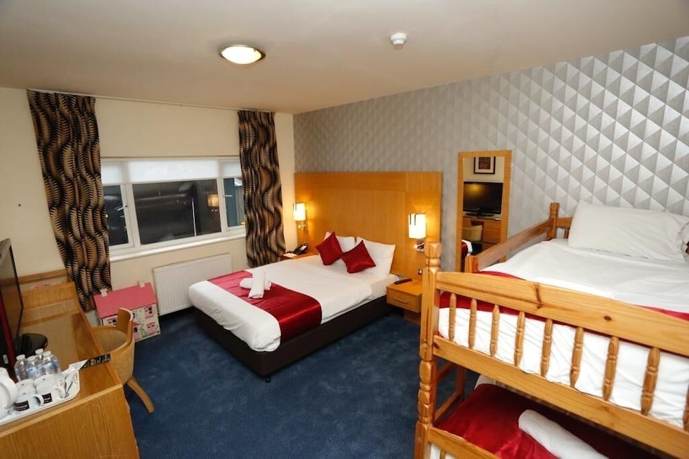Acorn Lodge Gatwick 18