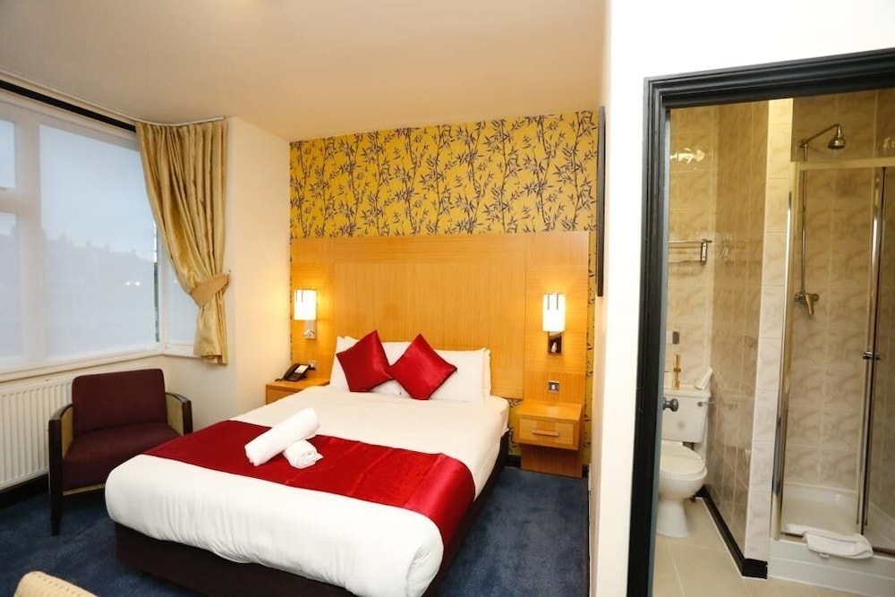 Acorn Lodge Gatwick 8