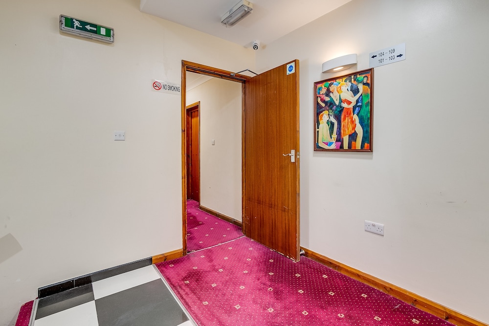 London Star Hotel 13