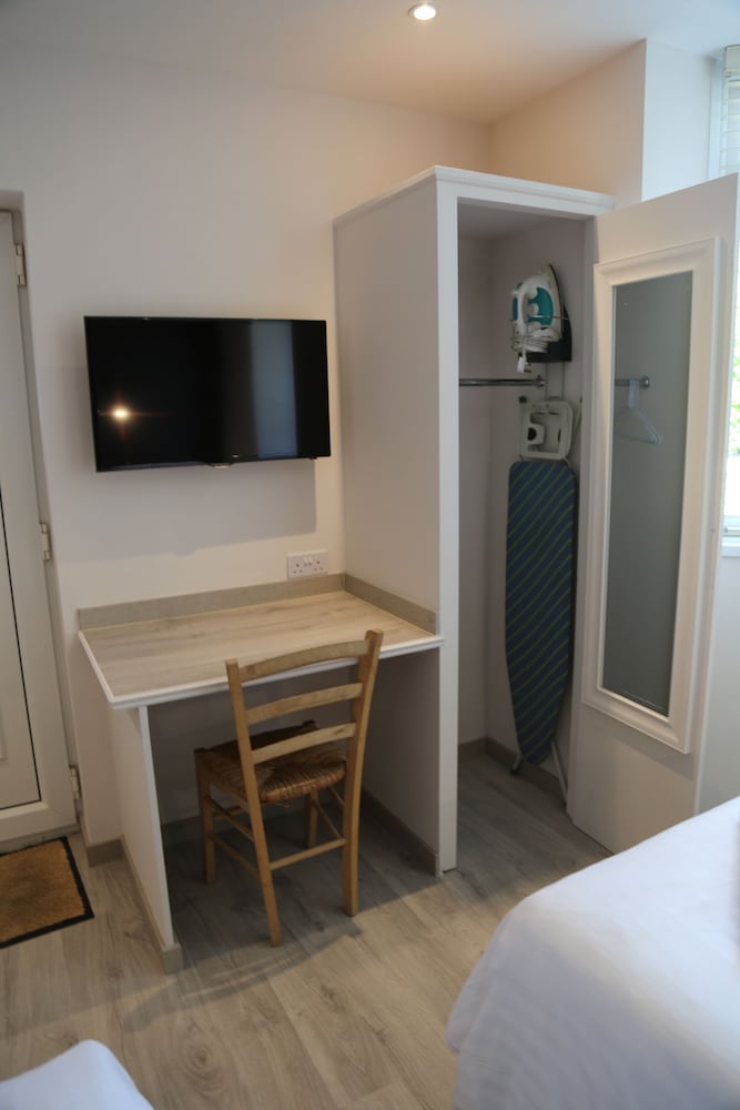 Debden Guest House 22