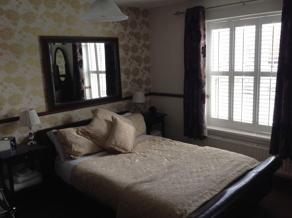 Lakeside Guesthouse 23